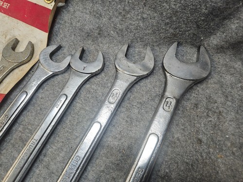 GEDORE 15 PC SAE Combination Wrench Set (1/4" to 1-1/4") (1 wrench is TRUECRAFT. - Picture 11 of 15