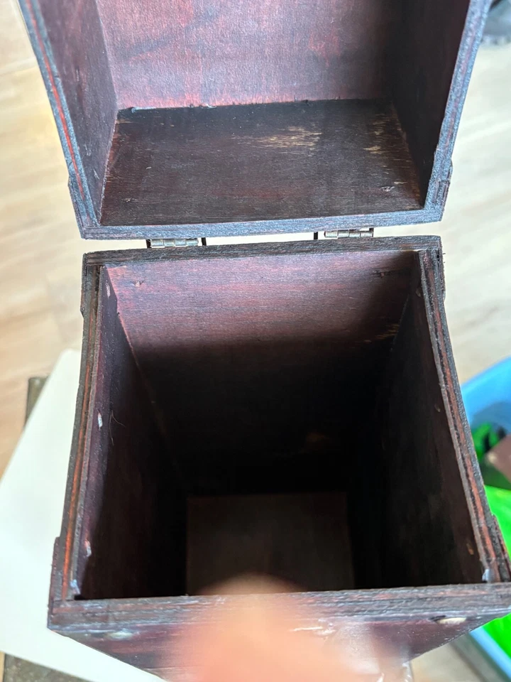 Nueva caja de vino de madera mango de cuero 14,5" de alto detalles de latón bisagra de cierre giratorio Foto 3 de 4