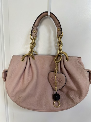 Vintage Y2K hellrosa Juicy Couture Rindsleder Tasche Handtasche mit Anhänger