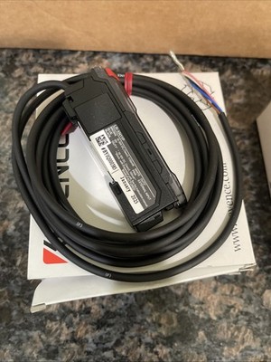 New KEYENCE CORPORATION LR-XN11P  50-100mA 60-30V Amplifer Unit