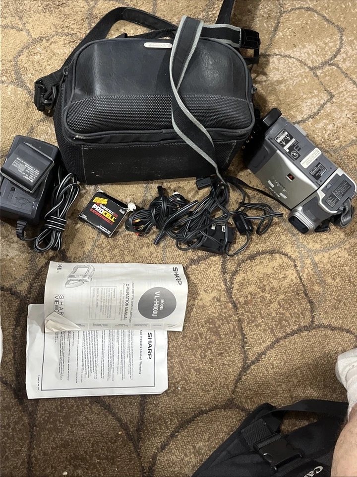 Sharp Viewcam VL-E650U Video 8 Camcorder UNTESTED AS IS PARTS  - Image 4 of 4