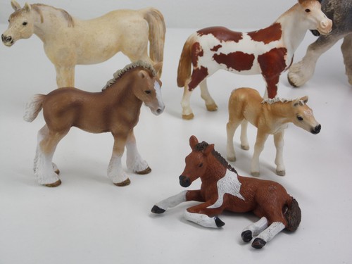 Schleich Horse Bundle Arabian Clydesdale Mare Trakhener Pinto Gelding - Picture 2 of 7