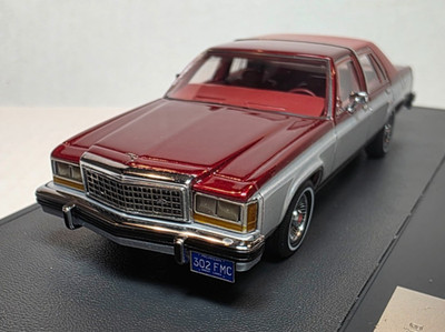 Matrix 1:43 1986 Ford LTD Crown Victoria LX Midnight Canyon Red