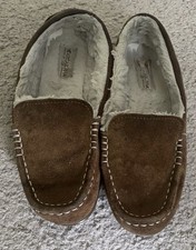 Koolaburra by UGG Women  s Size 7 Brown Suede Moccasin Slippers Faux Fur Lined