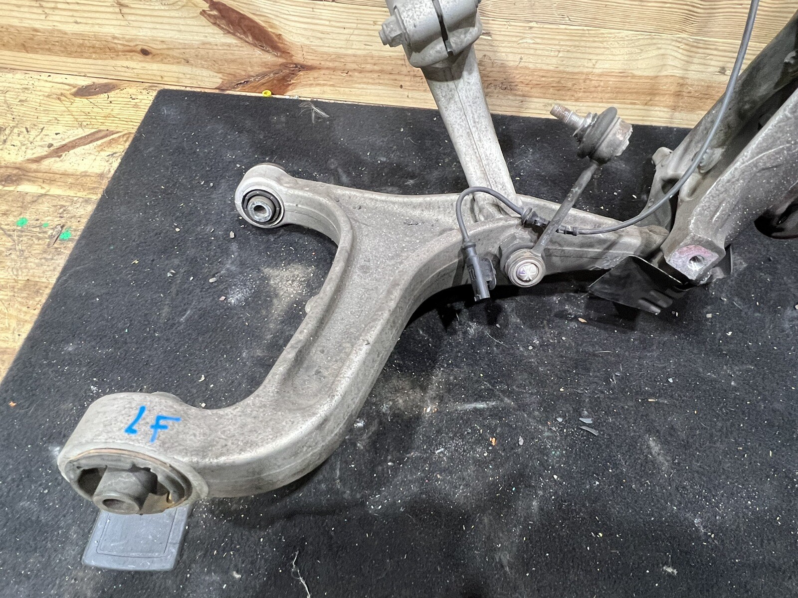 OEM 2014-2020 MASERATI GHIBLI AWD FRONT LEFT SUSPENSION STRUT KNEE ASSEMBLY