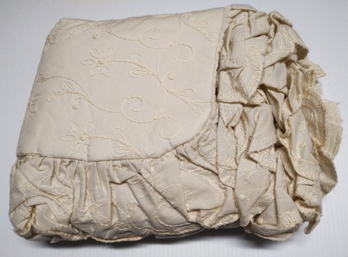 Thomasville King Ruffled Pillow Sham CANDLEWICKING Ivory Embroidered Pattern - Picture 2 of 2
