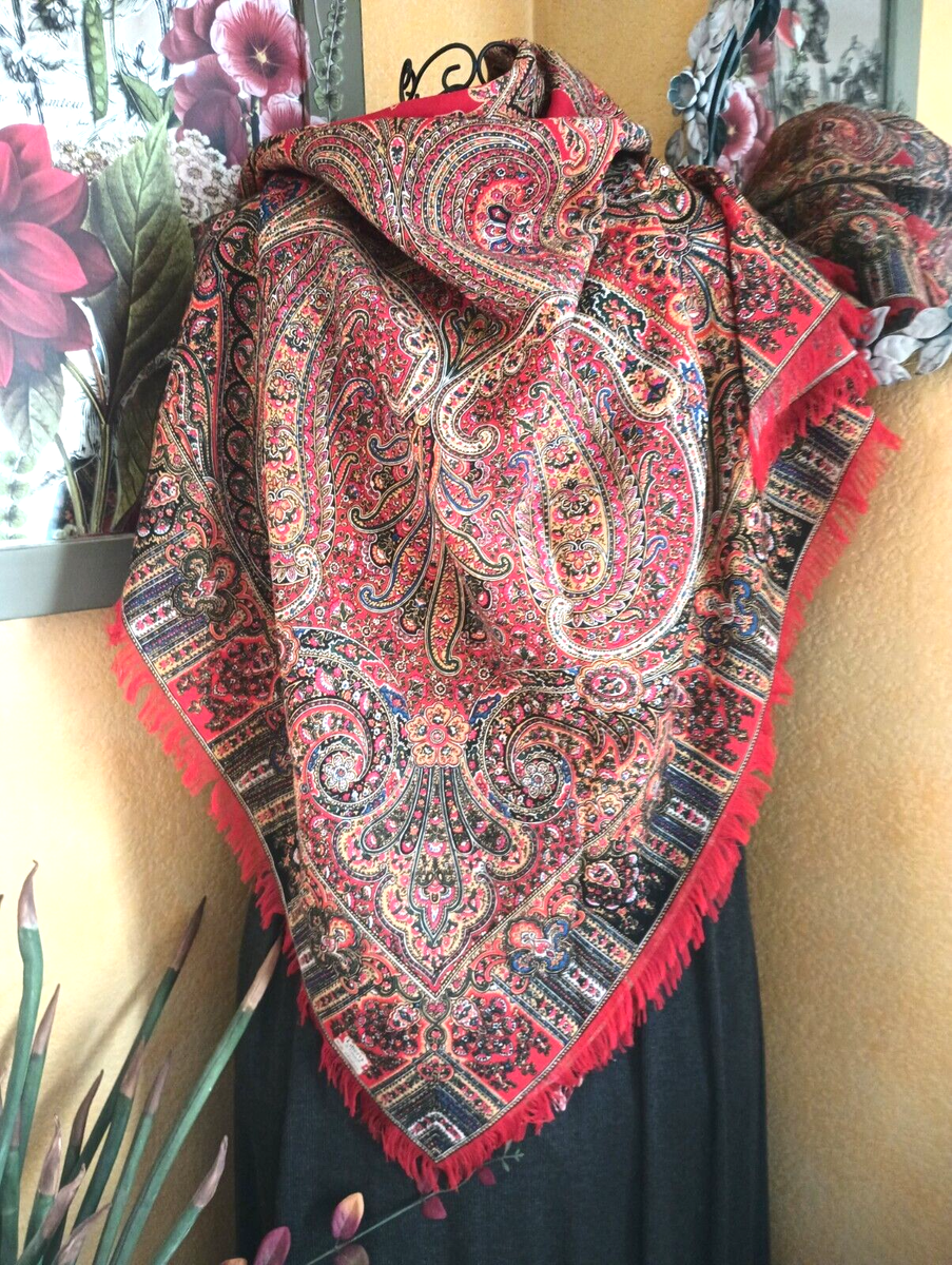 VINTAGE LIBERTY OF LONDON Classic Paisley Red Wool Silk Twill 51