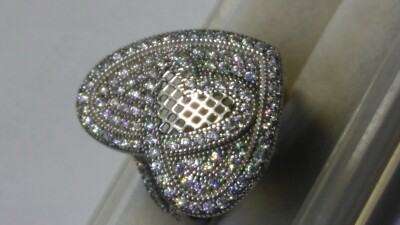 LURING DESIGNER CZs SET RING IN STERLING SILVER.925 RING SIZE 7.75-8.0!