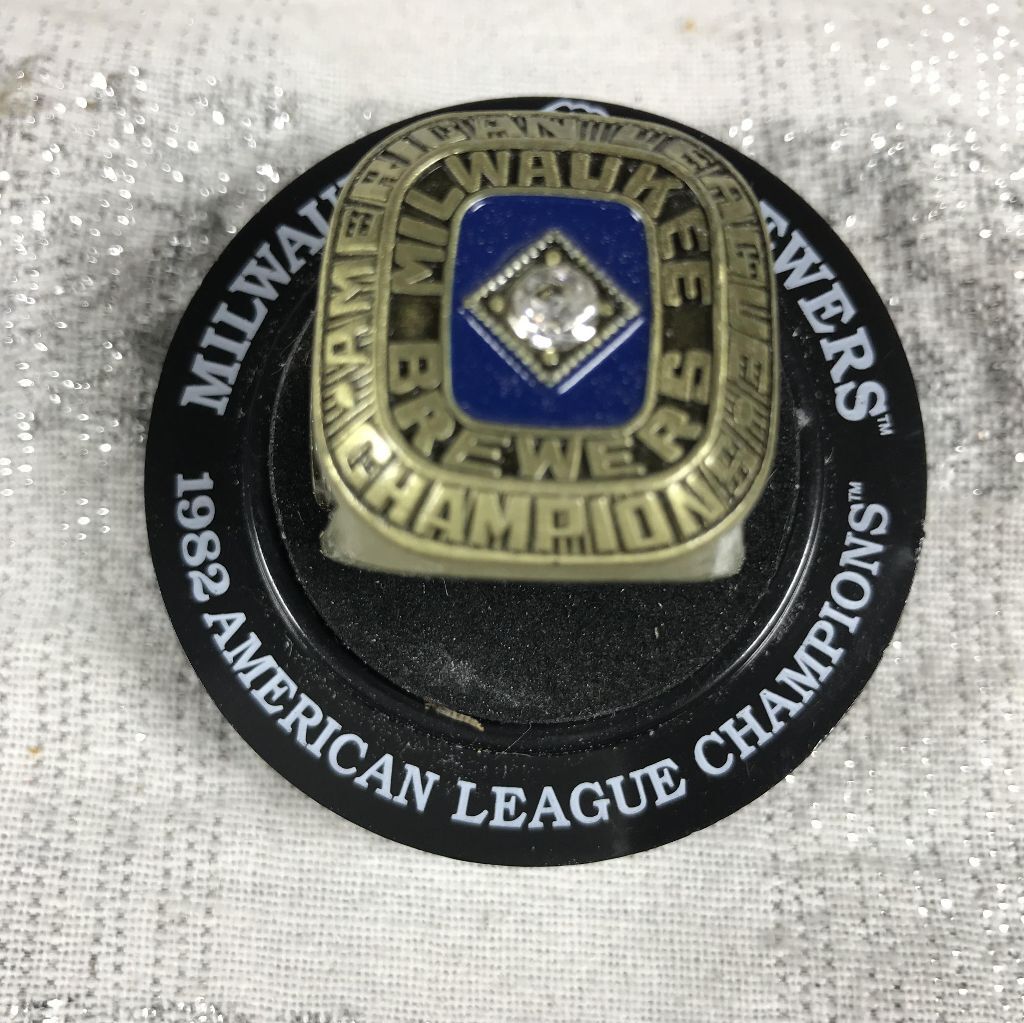 1982 MILWAUKEE BREWERS AMERICAN LEAGUE CHAMPIONS REPLICA RING 2017