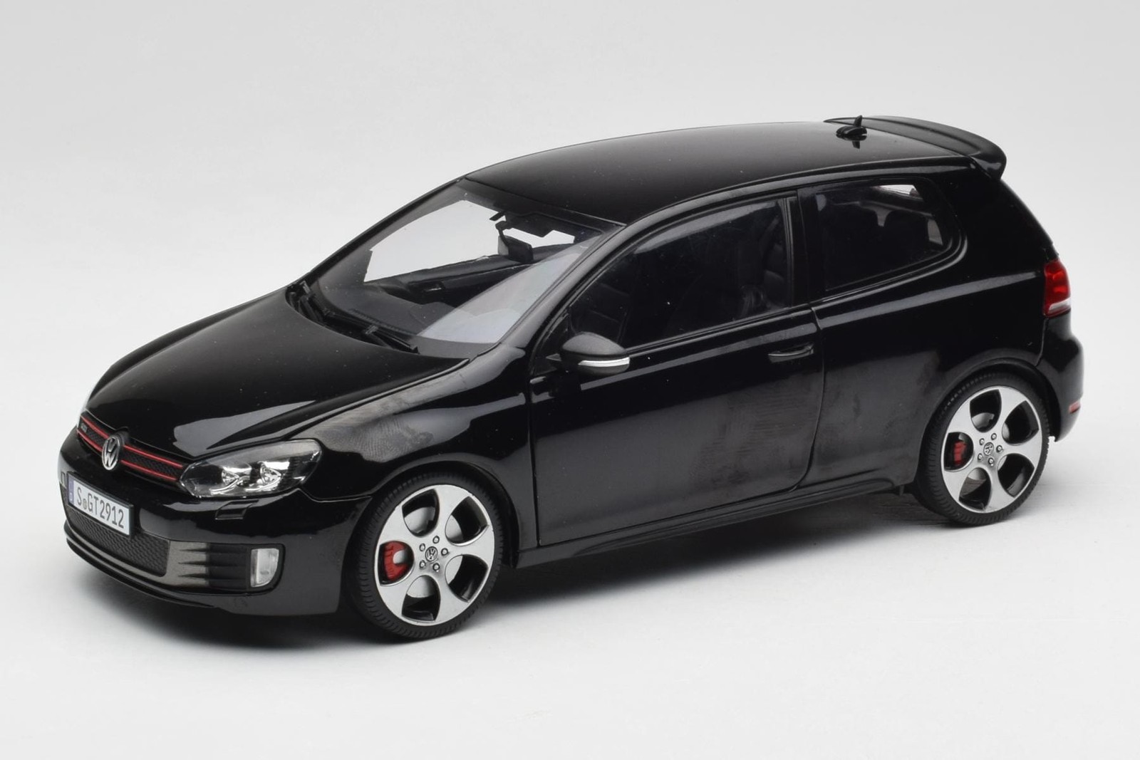 Volkswagen Golf GTi MK6 Black 1:18 Norev | 188502