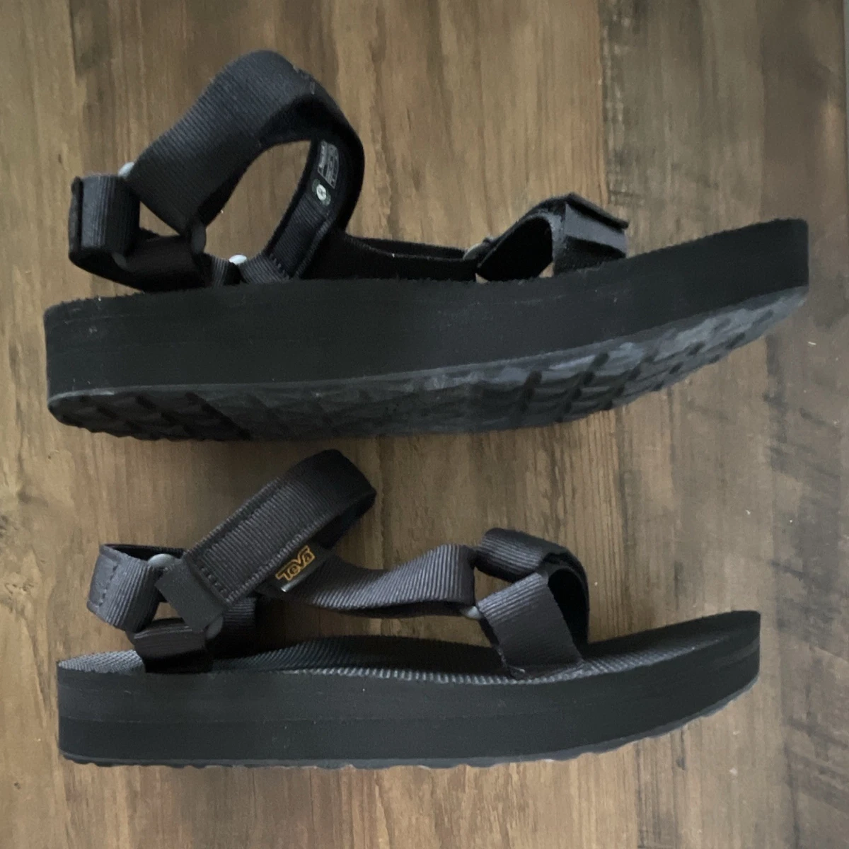 Teva Midform Universal Black Velcro Sandals Size: 10 Women main image 2