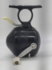 Vintage Zebco 444 Trigger Spin Fishing Reel Under Spin Made in the USA !! Vintage Zebco 444 Trigger Spin Fishing Reel Under Spin Made in the USA !! - Image 1