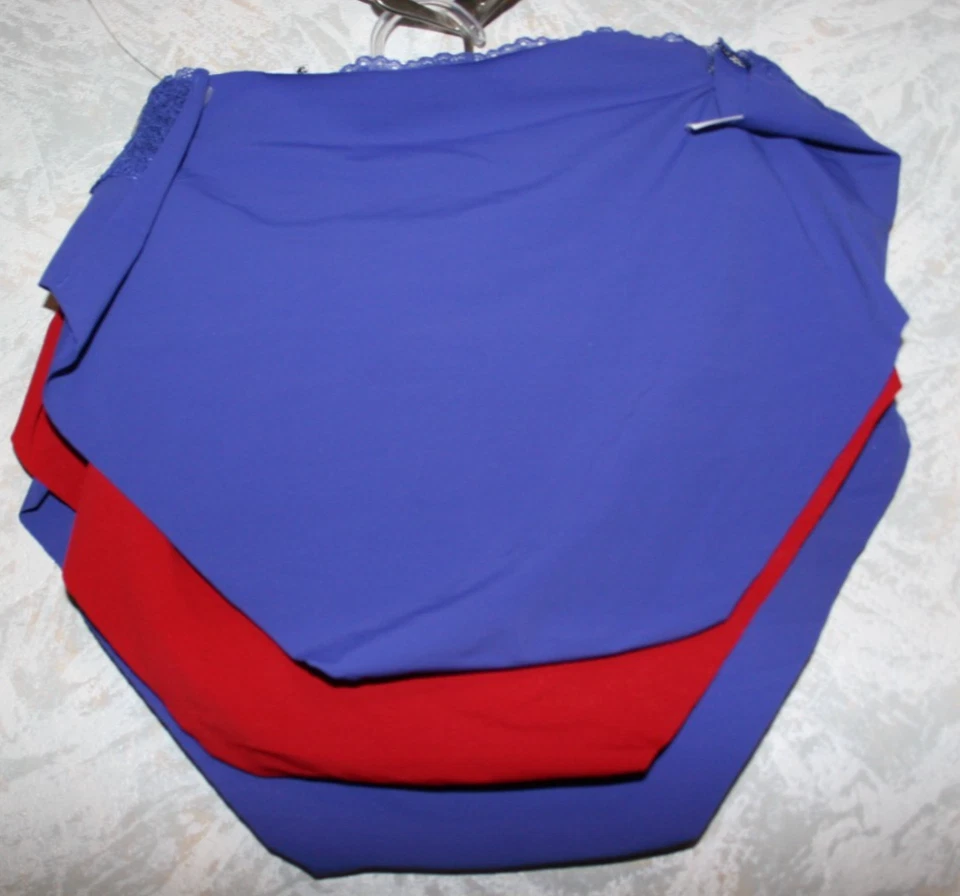 Paquete de 3 bragas hipster WACOAL b.tempt'd talla grande color azul oscuro rojo ribete de encaje Foto 2 de 2