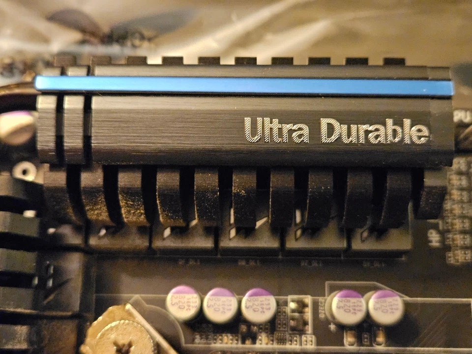 Gigabyte GA-Z77X-UP5 TH Motherboard Combo i7-3770 3.4 GHz CPU 32 GB DDR3 RAM - Image 4 of 4