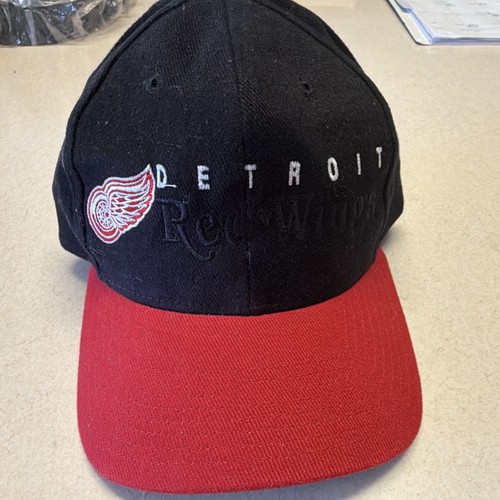 Twins Enterprise Detroit Red Wings NHL Adjustable Strapback Cap Hat Black/Red