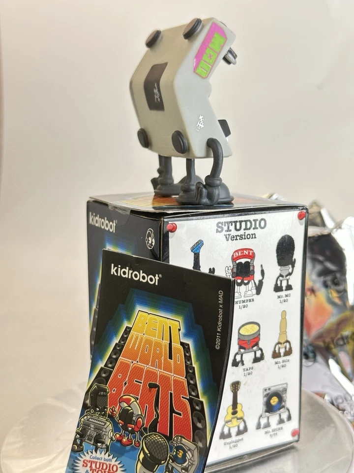 Kidrobot MAD Band Word Beats Figur Studio Series Designer Art Toy Vinyl Action - Bild 3 von 4