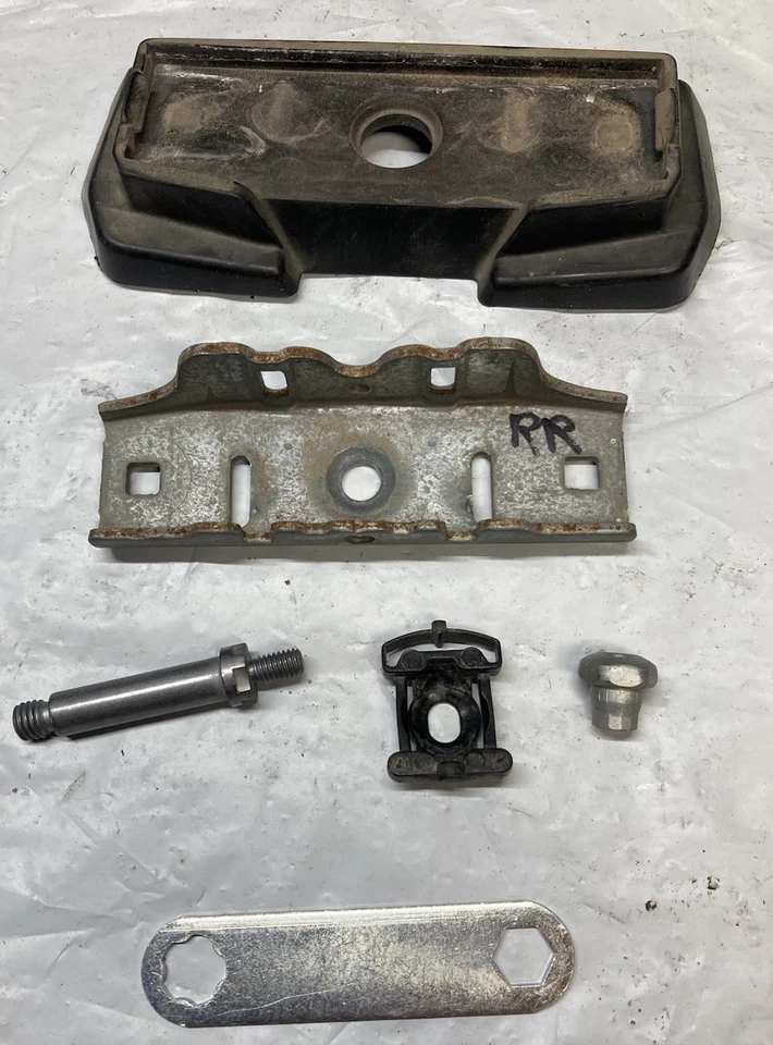 THULE Fit Kit - Toyota Corolla Cross - Fix Point - 187101 Foto 4 de 4