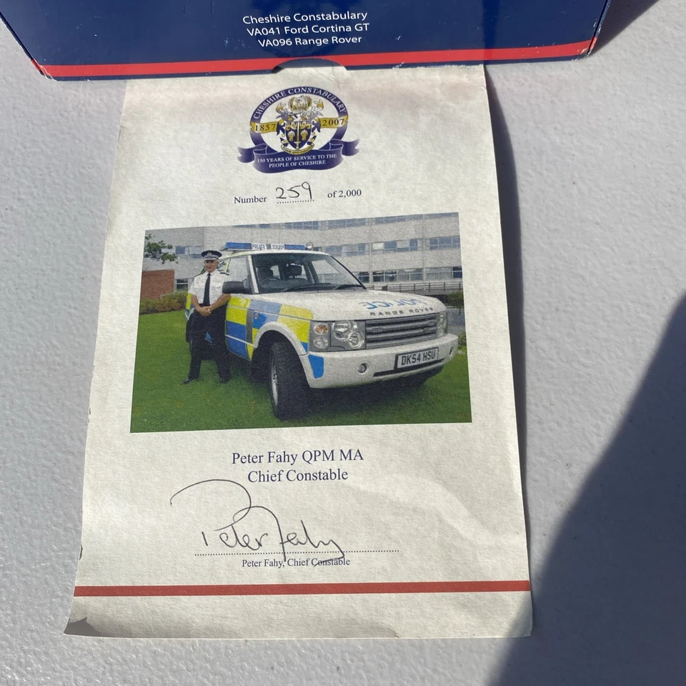 Corgi  Cheshire Police Constabulary VA041 Ford Cortina VA096 Range Rover MIB - Image 2 of 4