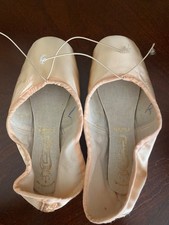 FREED OF LONDON BALLET POINTE SHOES SIZE 5 1/2 Music