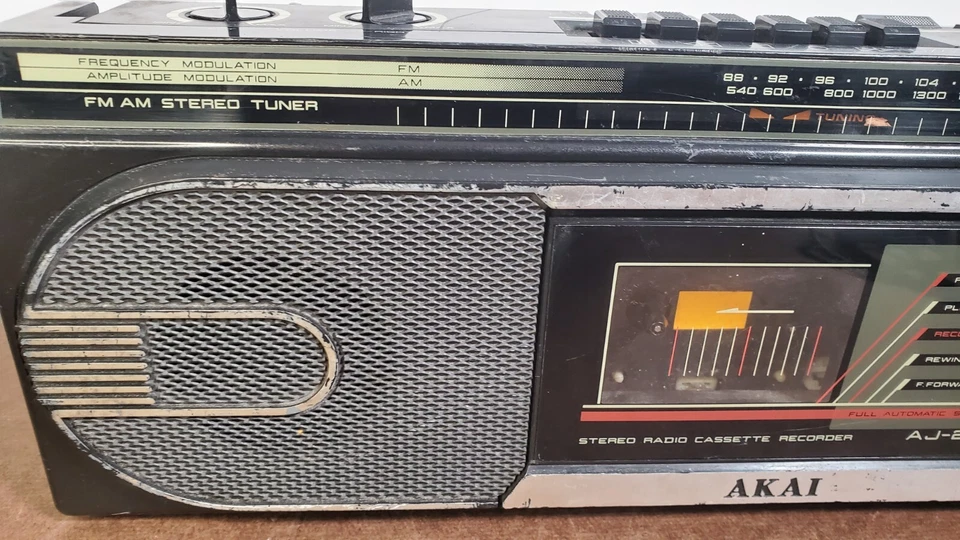 Radio Cassette Grabadora Estéreo AKAI Modelo AJ-201 Hecha en Japón De Colección Foto 2 de 4