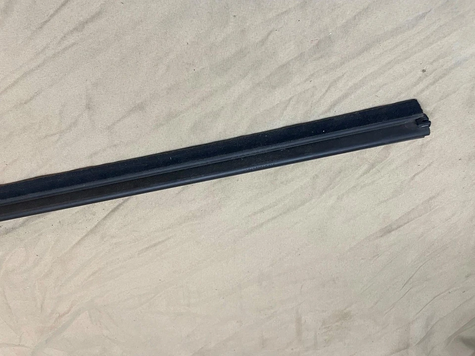 09 10 11 12 13 14 HONDA FIT ЗАДНЯЯ ПРАВАЯ ВОДИТЕЛЬСКАЯ ДВЕРЬ ОКНО РЕМЕНЬ УПЛОТНЕНИЕ МОЛДИНГ OEM - Изображение 4 из 4