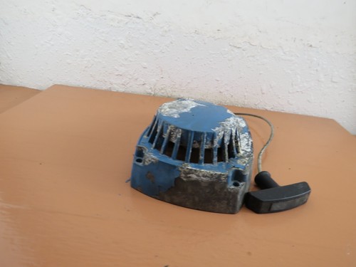 Homelite Old Blue SXL Chainsaw OEM Recoil Pull Start A-64505 (For Parts) - Picture 2 of 6