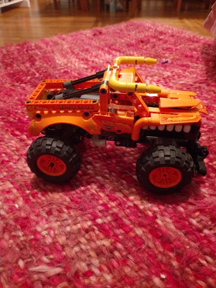 LEGO Technic 42135 Monster Jam El Toro Loco, photo 1 sur 2
