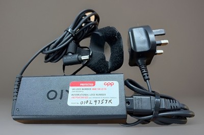 Sony VGP-AC19V43 AC Adapter Netzteil schwarz 19,5 Volt 3,3 Amp für Vaio Laptop