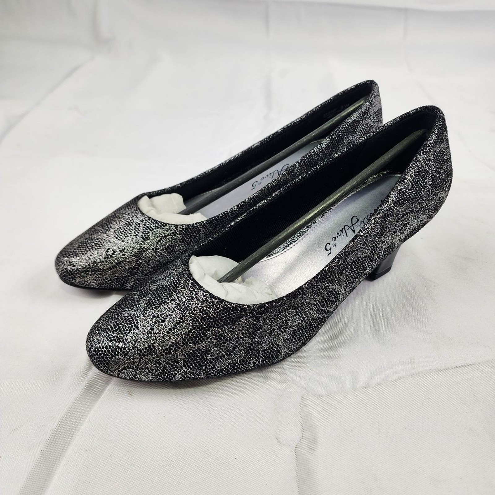 Easy Street Alive@5 Ballari Women's Silver Glitter Block Heel Pumps 8W