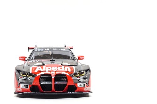 Minichamps 1:18 BMW M4 GT3 #102 Walkenhorst Motorsport - 24h Nurburgring 2022 - Picture 5 of 13