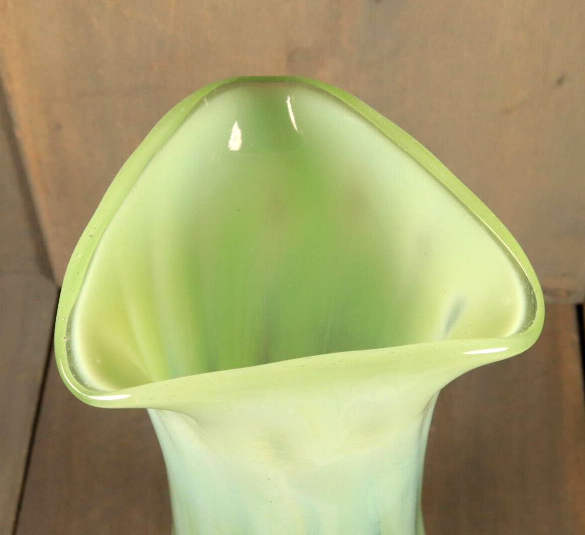 フランス1890s'ヴィクトリアイパーン グリーンオパールセント ヴァセリンSP Antique LARGE French Victorian Vaseline Glass Vase Opalescent