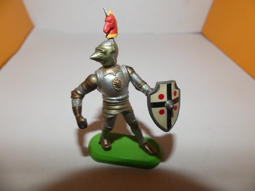 FIGURINE BRITAINS CAVALIER MOYEN AGE TUNIQUE NOIRE EPEE CHEVAL BLANC