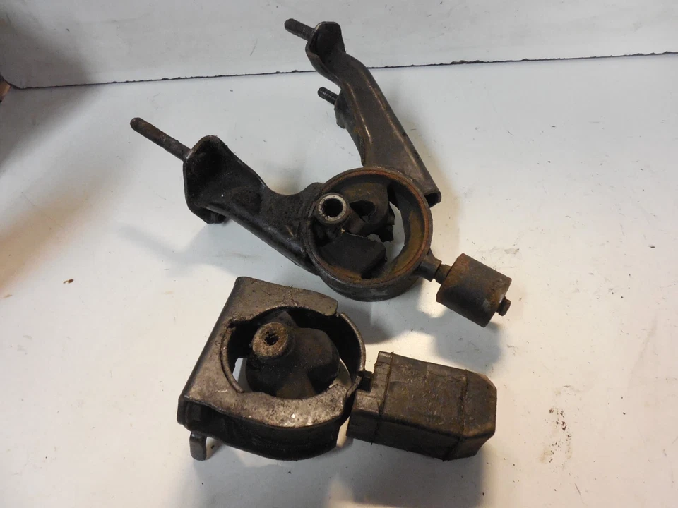 00-05 Toyota Celica GTS Par de soportes de motor delanteros + traseros BUJES MALOS Foto 3 de 4