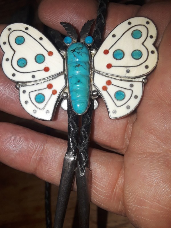 Sterling  silver bolo Zuni Butterfly signed Edaakie. 