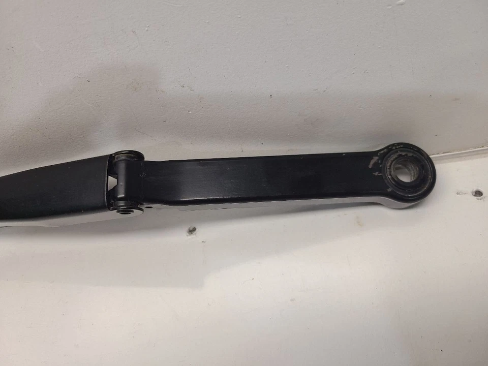 2002 GMC Envoy Drivers Left Front Wiper Arm - Image 2 of 4