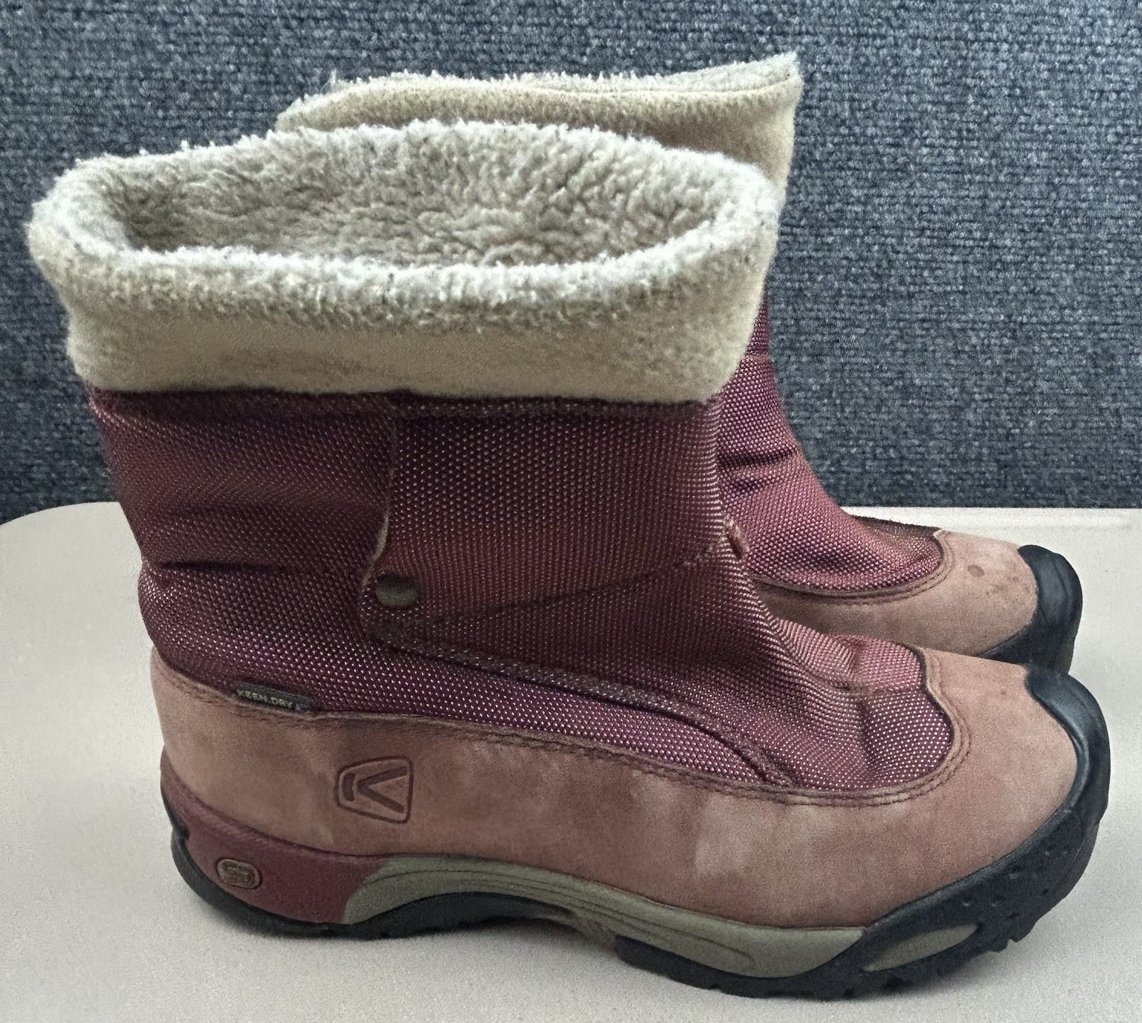 Stivali invernali impermeabili da donna KEEN Hofn taglia 7 foderati in pile pelle tessuto