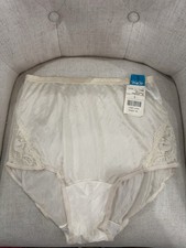 VTG Vanity Fair Lace Nouveau Candle Glow Nylon Granny Panties Size 5 13001 NEW