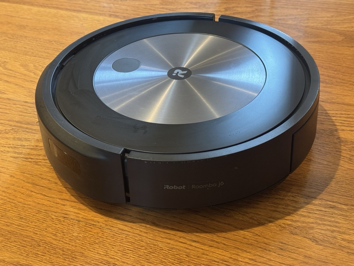 iRobot Roomba j7+ (J755020 Robot Only) 5 hrs, Excellent New