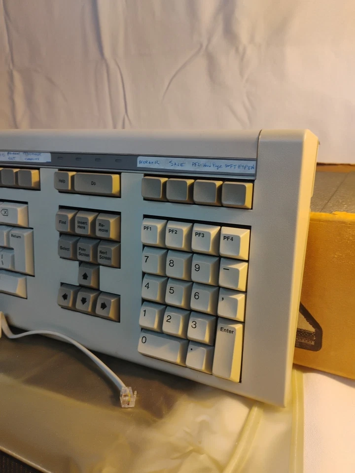 🔥Digital DEC LK201AA Terminal Computer Keyboard With Original Box Clean - Image 3 of 4