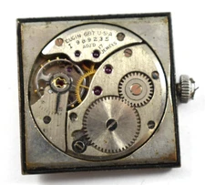Vintage Elgin Manual Wind 17J 687 Wrist Watch Movement lot.a3