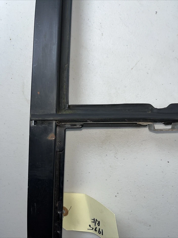 1992 - 1997 年福特 F150 F250 F350 Bronco 右握前通风窗框架仅翼窗 — 第 4/4 张图片