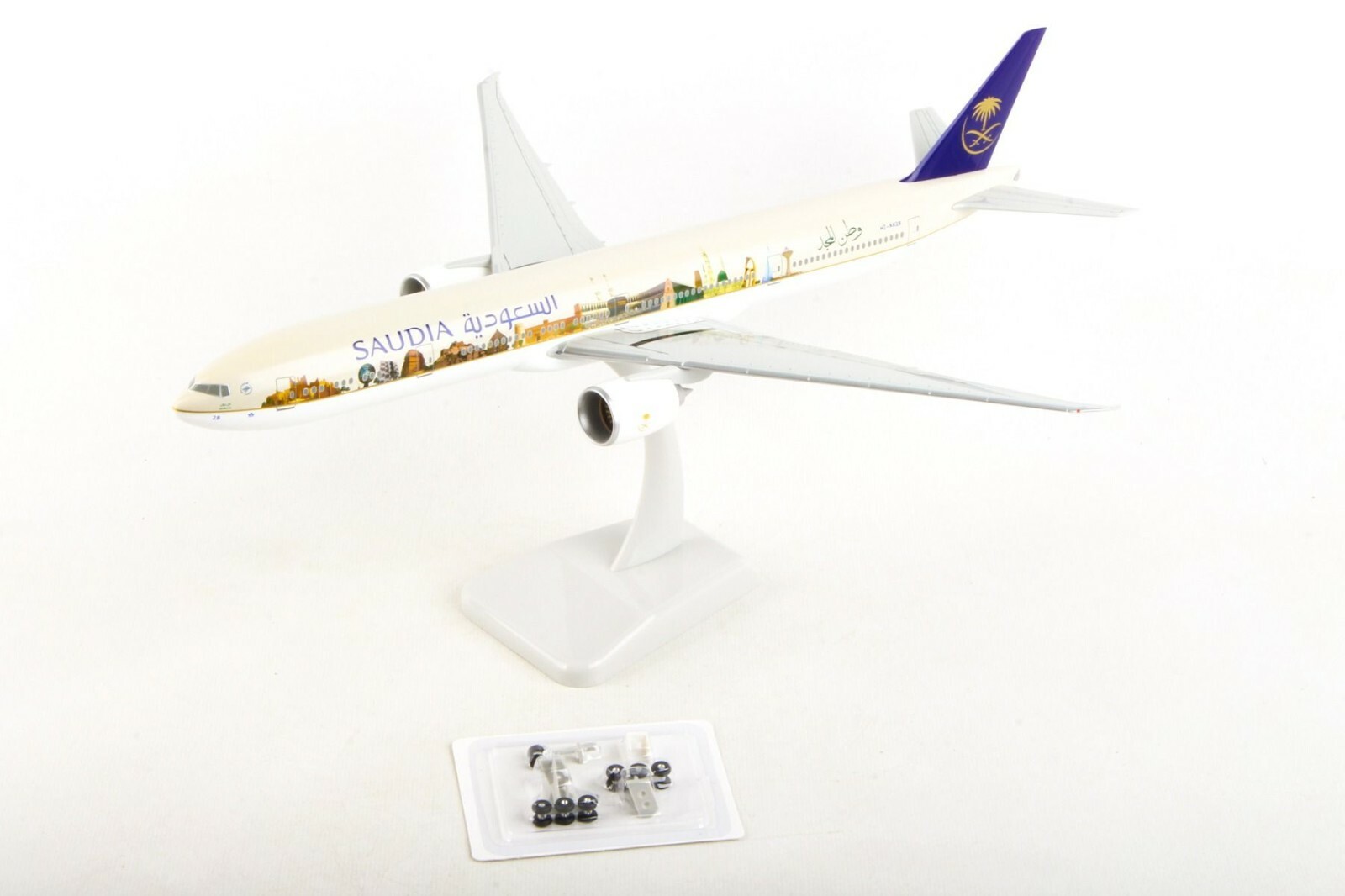 Hogan Wings 1 0 Saudia Boeing 777 300er Plastic Replica Hgg For Sale Online Ebay