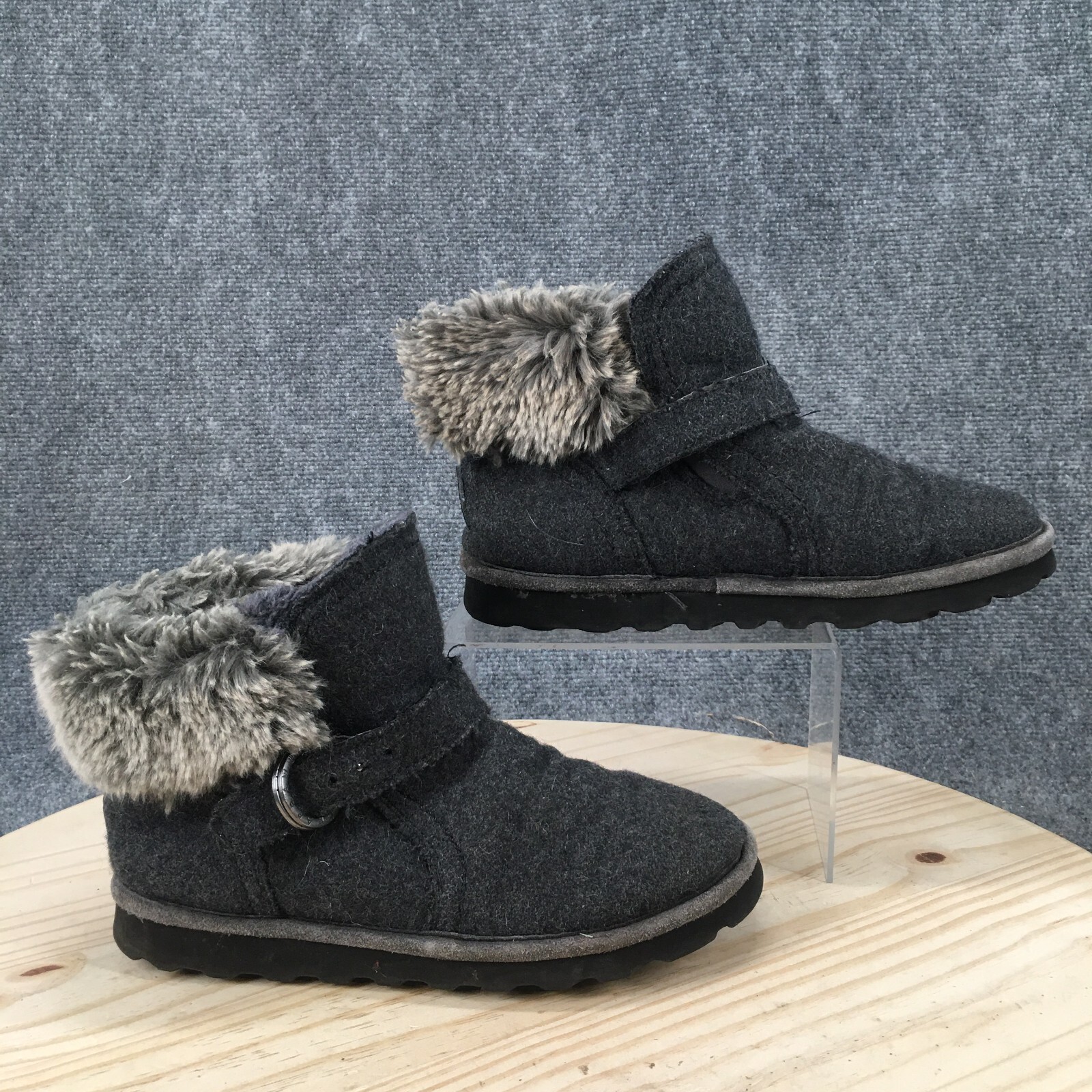 Women's Bearpaw Koko Gray Shearling Snow Boots Size 8 Buckle Detail Round Toe Winter-image