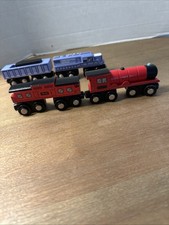 Circo Wooden Railroad Train Car Set of 4 Magnetic Purple Red