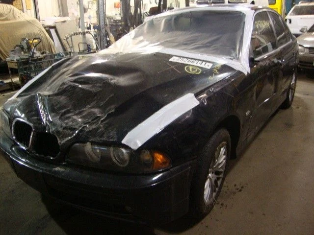 AC Condenser Fits 98-03 BMW 540i 206035 - Image 2 of 4