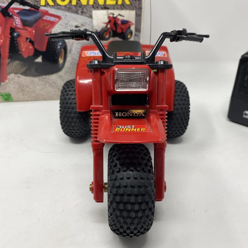 1980s Honda ATC 250R 3 Wheeler Dust Runner RC Remote Control Shinsei Great - Image 3 of 4