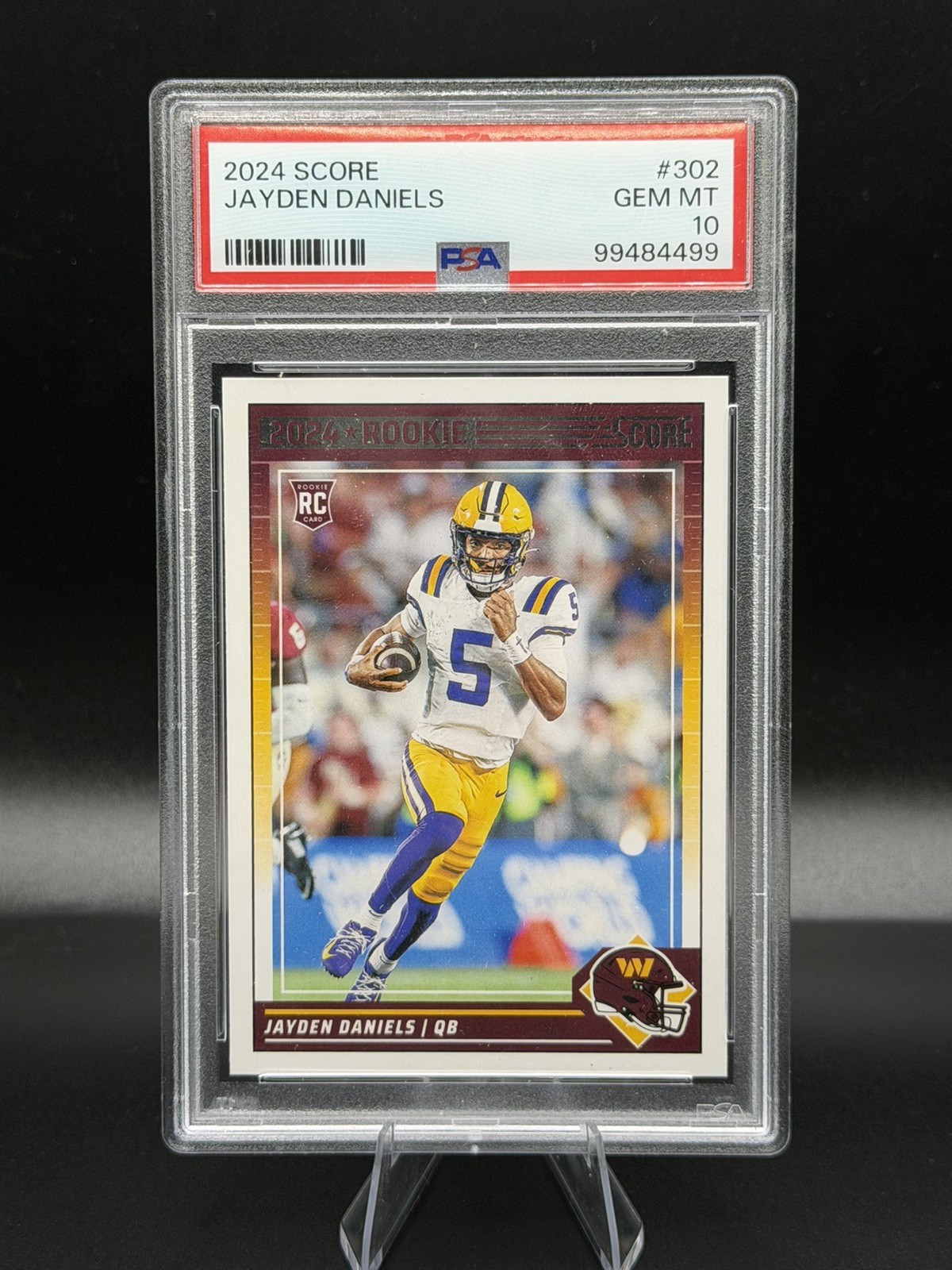🔥2024 PANINI SCORE JAYDEN DANIELS ROOKIE RC #302 – PSA 10 GEM MINT 🔥