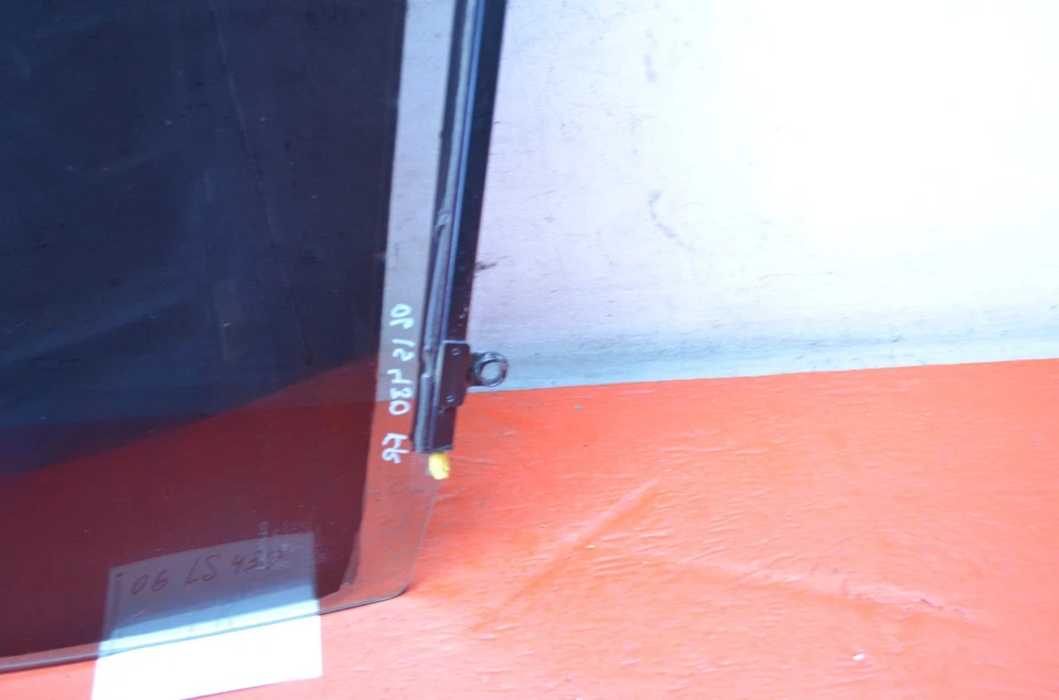 2001-2006 LEXUS LS430 FRONT RIGHT PASSENGER SIDE DOOR WINDOW GLASS OEM - Image 3 of 4