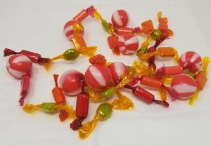 Vintage-Plastic-Candy-Christmas-Garland-7-foot-Hong-Kong-60s