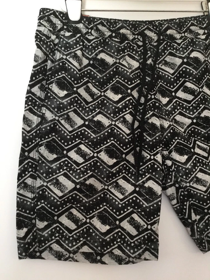 NUEVO CON ETIQUETAS TRAJE DE BAÑO MOSSIMO SUPPLY CO NEGRO BLANCO PARA HOMBRE Foto 3 de 4